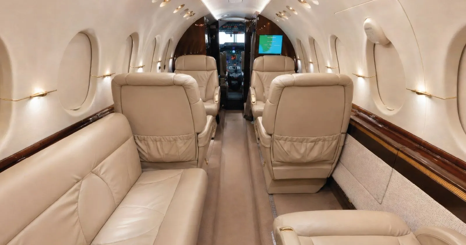 N870TX cabin interior